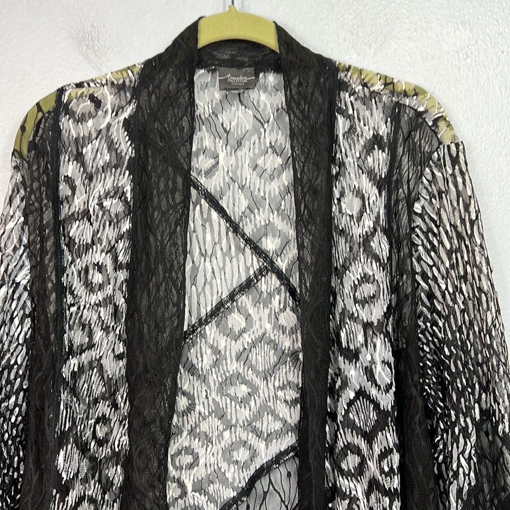 Chico’s Travelers Collection Black & White Sheer Lace 3/4 Sleeve Kimono - Picture 2 of 8